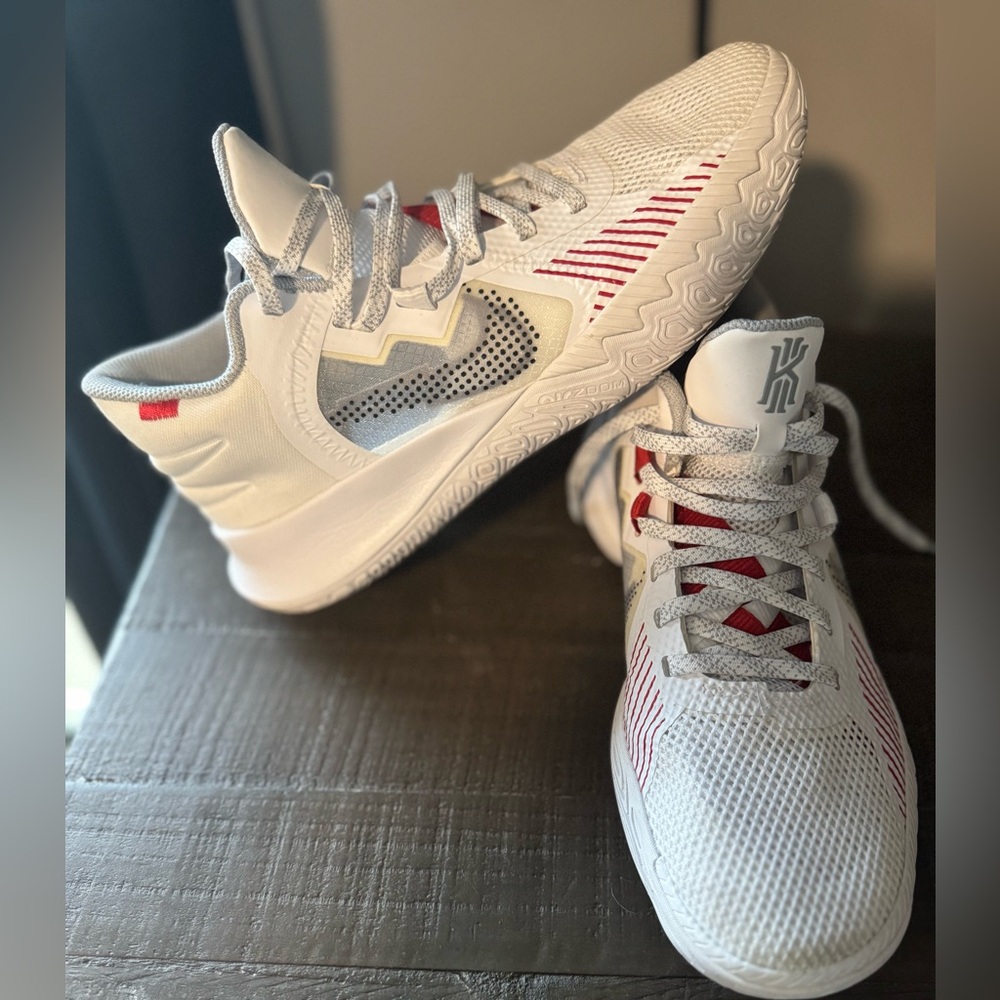 Nike Kyrie Flytrap 5 Basketball Shoes